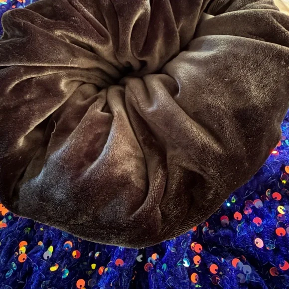 Lola + The Boys Sparkling Blue Sequin Set - Picture 4 of 4